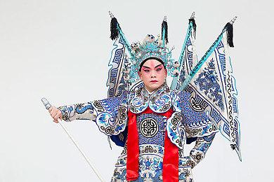 与《幽浮》相比 《漫威暗夜之子》任务更长战斗更短